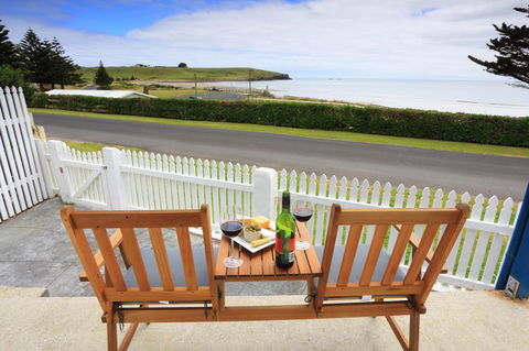 @ The Beach & Not Quite @ The Beach Holiday Cottages - Stanley - Accommodation Brunswick Heads 7