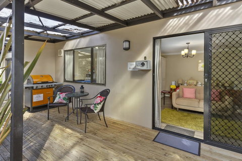 Oyster Cove Chalet - Accommodation Brunswick Heads 3