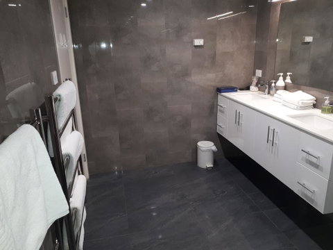 Jenatt Apartments Salamanca - Accommodation Brunswick Heads 4