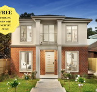 NEW Inner Melb Luxury Modern Grand Holiday House - Great Location Wifi Parking - Accommodation Brunswick Heads