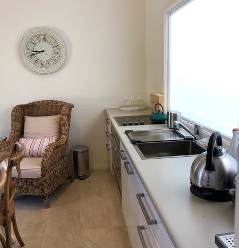 NEW: Tranquil Retreat -The Barn House Ingleside, Northern Beaches - Accommodation Brunswick Heads 3