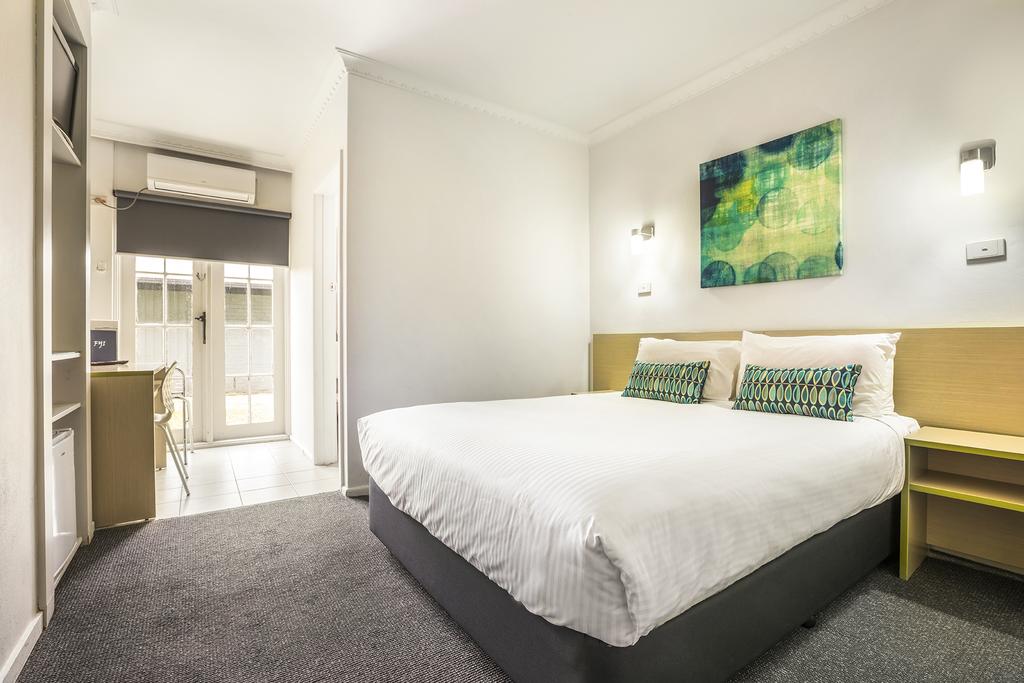 Niddrie VIC Accommodation Brunswick Heads