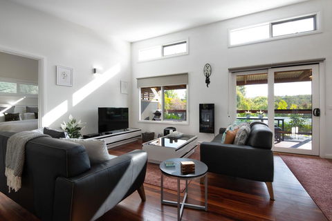 Oblique - Accommodation Brunswick Heads 2