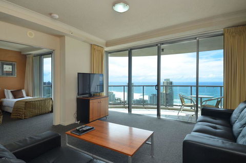 Ocean And Waterway View, 34th Floor, Chevron Renaissance - Accommodation Brunswick Heads 1