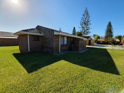 Ocean Beach Chalet 16 - Accommodation Brunswick Heads 2