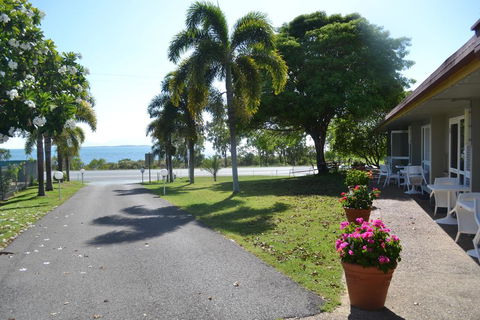 Ocean View Motel Bowen - Accommodation Brunswick Heads 2