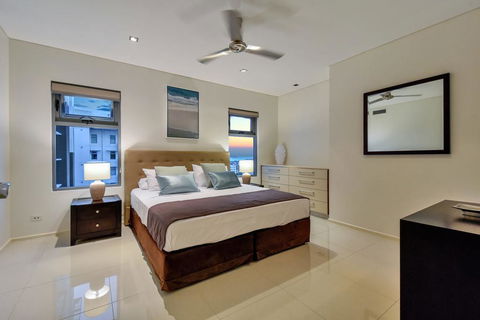 Oceana Darwin Central Oceanfront 3 Bedroom 2 Lounge Room Pool Gym Tennis Court Sleeps 9 - Accommodation Brunswick Heads 1