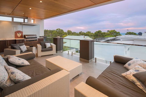 Opulent Oasis - Luxurious Old Dunsborough With Pool And Ocean Views - Accommodation Brunswick Heads 1