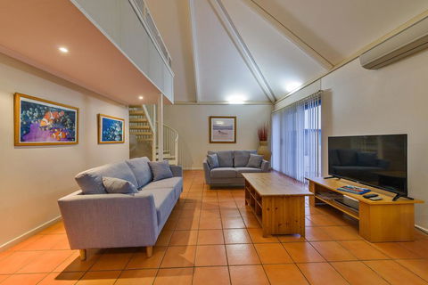 Osprey Holiday Village Unit 123 - Blissful 3 Bedroom Holiday Villa With A Pool In The Complex - Accommodation Brunswick Heads 0