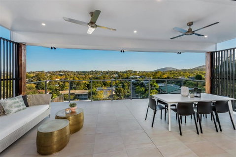 Panoramic Views Villa Birdwood Terrace 4 Bedroms - Toowong - Accommodation Brunswick Heads 2