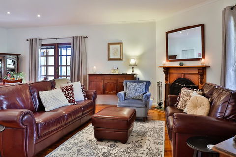 Parker Lodge Maldon - Accommodation Brunswick Heads 0