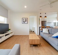 Peaceful 3 Bedroom Apartment in Ascot - Accommodation Brunswick Heads