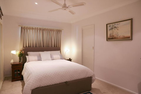 Pelican Beach House Narrawallee - Accommodation Brunswick Heads 1