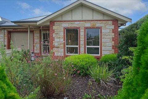 Perfect Location Central Modern Cottage - Free WiFi - Accommodation Brunswick Heads 1
