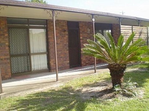 Pet Friendly Lowset Home With Room For A Boat, Wattle Ave, Bongaree - Accommodation Brunswick Heads 0