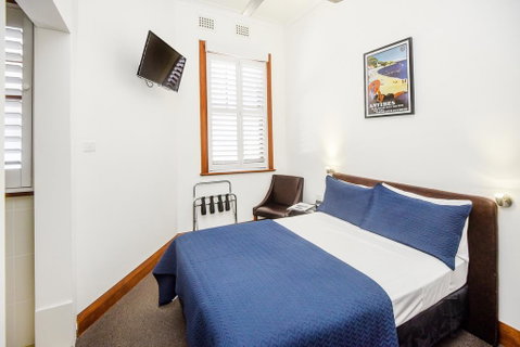 Pier Hotel - Accommodation Brunswick Heads 2