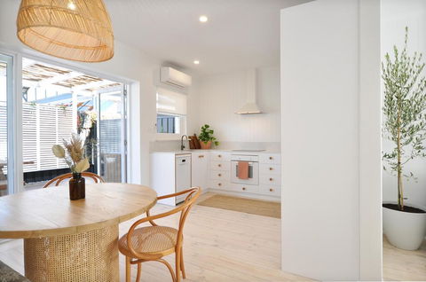 Pine At Arlo's - Refined Luxury In Glenelg - Accommodation Brunswick Heads 3