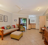 Poolside  Hibiscus - Accommodation Brunswick Heads