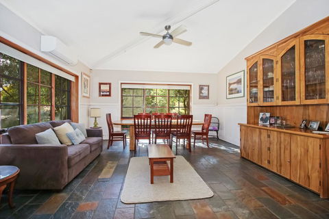 Porepunkah Elms - Holiday House - Accommodation Brunswick Heads 0