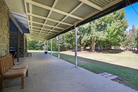 Porepunkah Elms - Holiday House - Accommodation Brunswick Heads 2