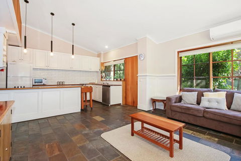 Porepunkah Elms - Holiday House - Accommodation Brunswick Heads 1