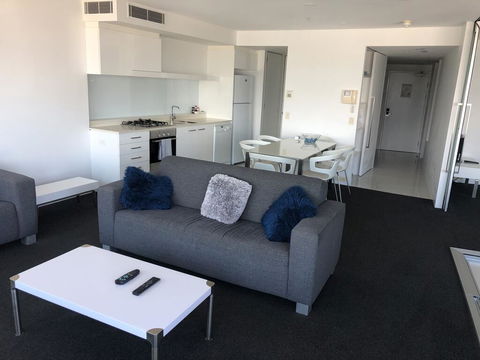 Q1 1 Bedroom Apartment On 30th Floor - Accommodation Brunswick Heads 1