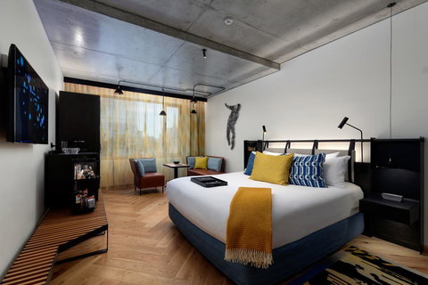 QT Melbourne - Accommodation Brunswick Heads 2