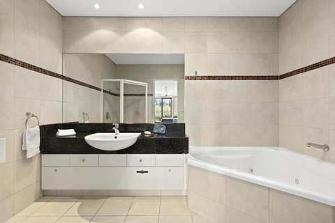 Quality Hotel Parklake Shepparton - Accommodation Brunswick Heads 3