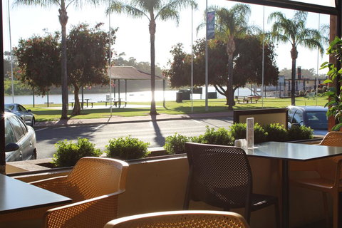 Renmark Hotel Motel - Accommodation Brunswick Heads 3