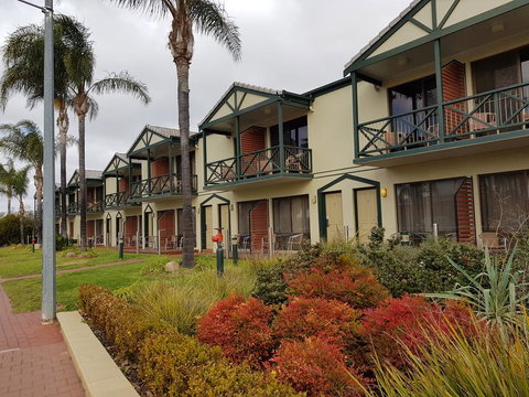 Renmark Hotel Motel - Accommodation Brunswick Heads 0
