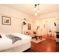 Renovated Art Deco Studio Minutes From The City - Accommodation Brunswick Heads