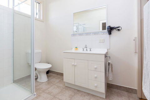 RENOVATED BEACH BEAUTY - ROSEBUD - Accommodation Brunswick Heads 0