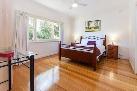 RENOVATED BEACH BEAUTY - ROSEBUD - Accommodation Brunswick Heads 3