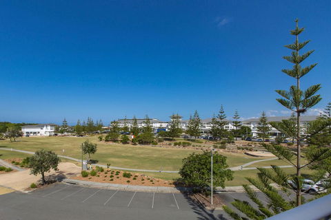 RESORT & SPA 2306/07 OCEAN GLIMPSES - Accommodation Brunswick Heads 3