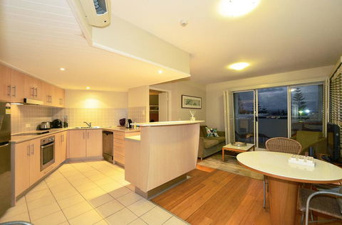 RESORT ON THE BEACH 2214/2215 - Accommodation Brunswick Heads 1