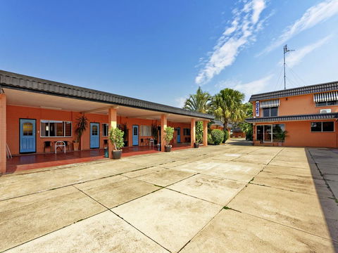 Riviera Motel Bundaberg - Accommodation Brunswick Heads 1