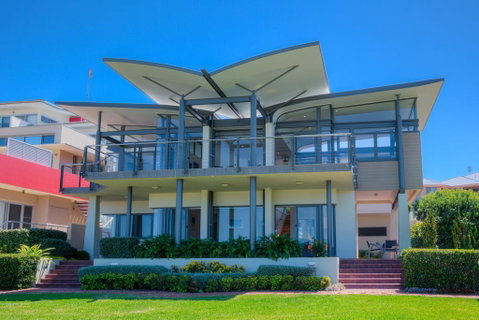 Sails On The Beachfront - Exclusive Seaside Home - Accommodation Brunswick Heads 1