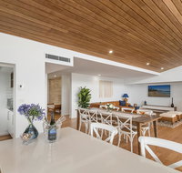 Sea la Vie 2 Luxury Apartment in Coffs Harbour Jetty with pool views and walking distance to the beach - Accommodation Brunswick Heads