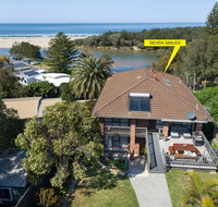 Seven Smiles - riverside location and ocean views - Accommodation Brunswick Heads