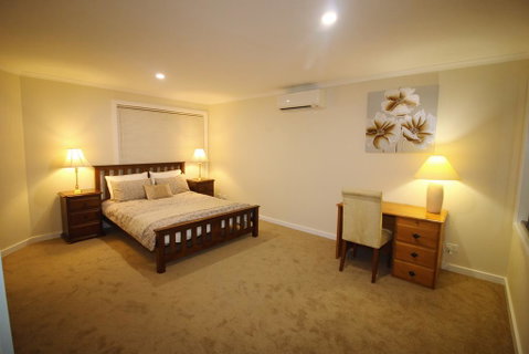 Silver House - Melbourne Airport Accommodation - Accommodation Brunswick Heads 0