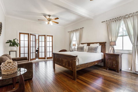Skye Lodge Byron Bay - Walk To Town In 5 Minutes! - Accommodation Brunswick Heads 1