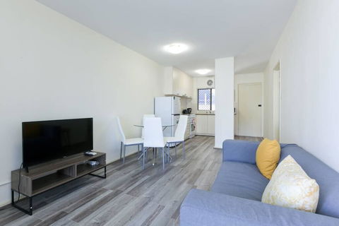 South Perth Perfect Location Free WIFI & Parking - Accommodation Brunswick Heads 1