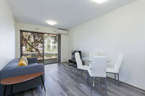 South Perth Perfect Location Free WIFI & Parking - Accommodation Brunswick Heads 0