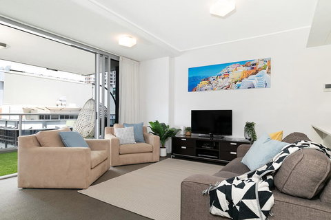 Spacious Executive 3 Bedroom - Brisbane CBD - Views - Pool - WIFI - Free Parking - Accommodation Brunswick Heads 3