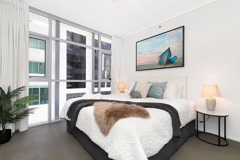 Spacious Executive 3 Bedroom - Brisbane CBD - Views - Pool - WIFI - Free Parking - Accommodation Brunswick Heads 2