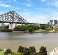 Spacious Executive 3 Bedroom - Brisbane CBD - Views - Pool - WIFI - Free parking - Accommodation Brunswick Heads