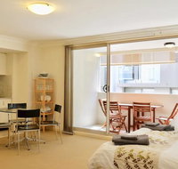 Spacious Studio by the Beach in Manly - Accommodation Brunswick Heads