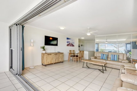 SPIN13- ESCAPE TO MOOLOOLABA - Accommodation Brunswick Heads 1