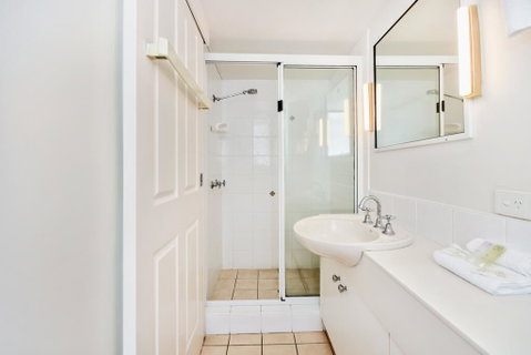 SPIN13- ESCAPE TO MOOLOOLABA - Accommodation Brunswick Heads 3