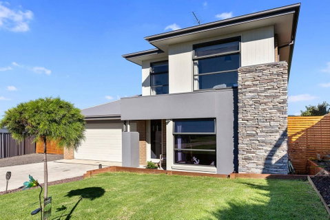 STELLAVISTA - 4 Bedrooms, Free Wifi, Views - Accommodation Brunswick Heads 3